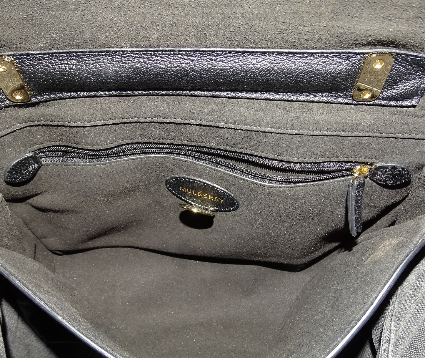 Mulberry Lily Medium Black In Small Classic Grain
