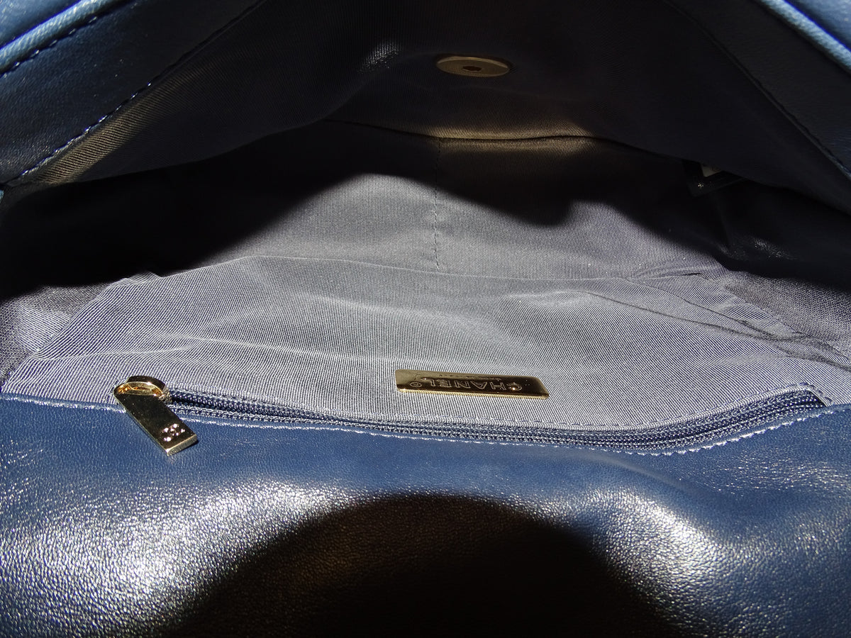 Chanel 19 Small Navy 2021  2