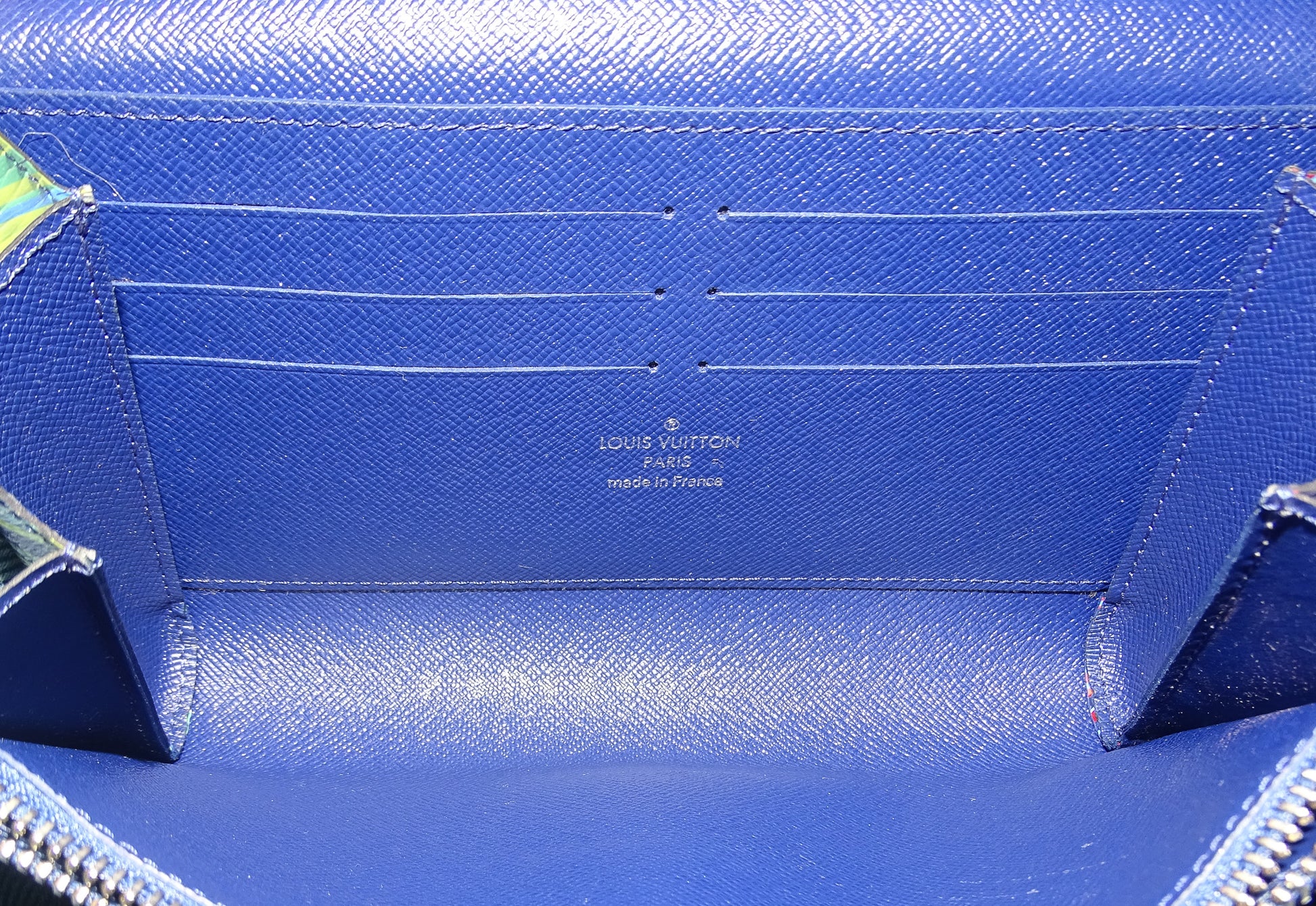 Designer Exchange Ltd - ❤ A Louis Vuitton Wallet with a twist
