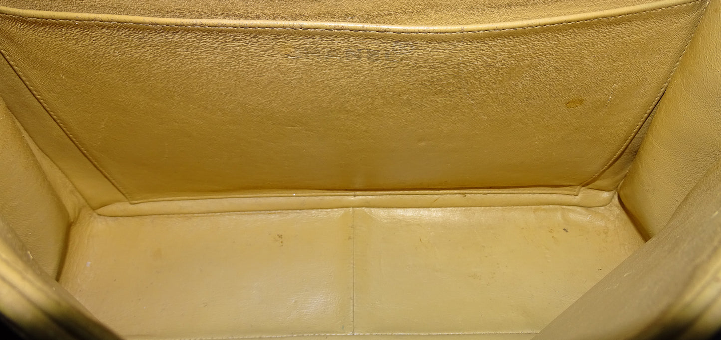 Chanel Vintage Caviar Beige Jumbo Single Flap