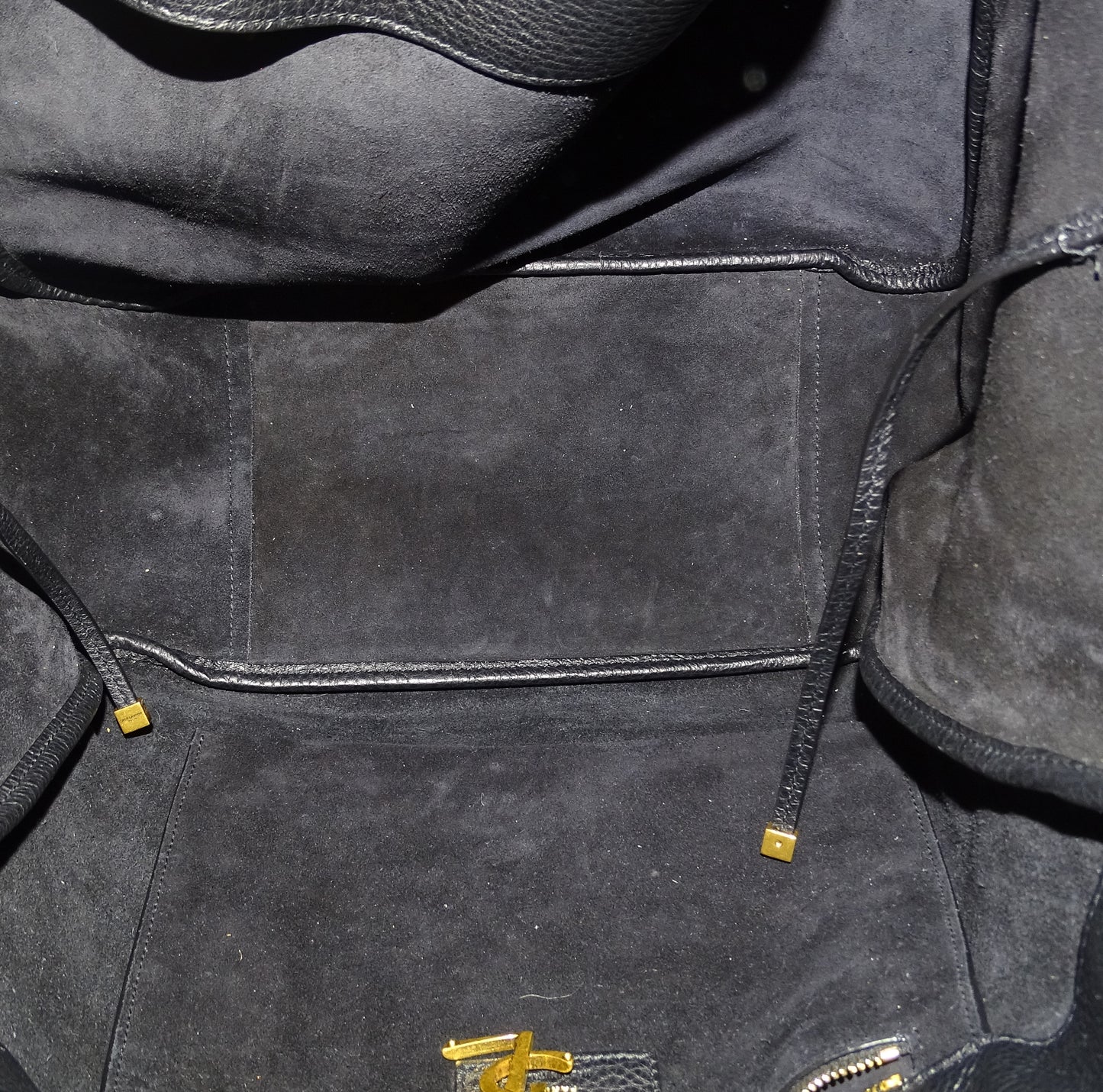 Saint Laurent Le 5 a 7 Bea Tote Black GHW 2024