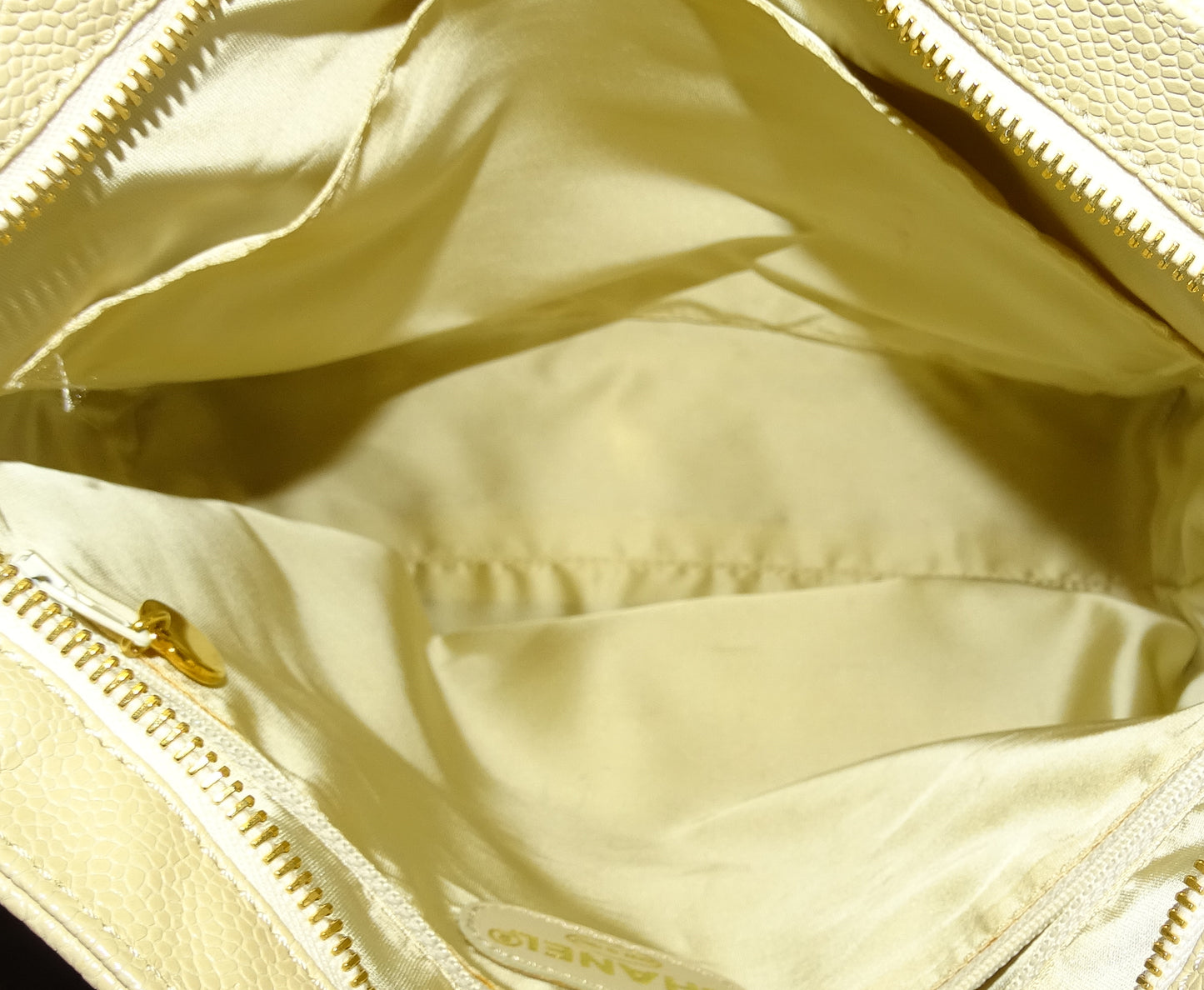 Chanel Vintage Tote Light Beige Caviar Leather 1997/99