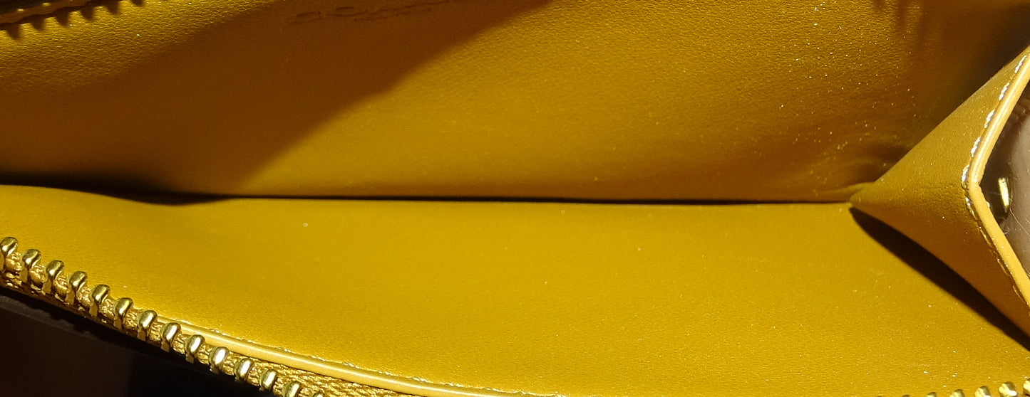 Coach New York Zip Card Case Honey Brown Leather