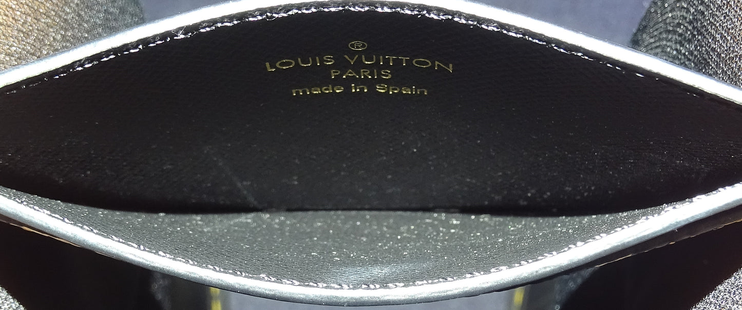 Louis Vuitton Wild at Heart Monogram Print Classic Card Holder  (NFID Chip)