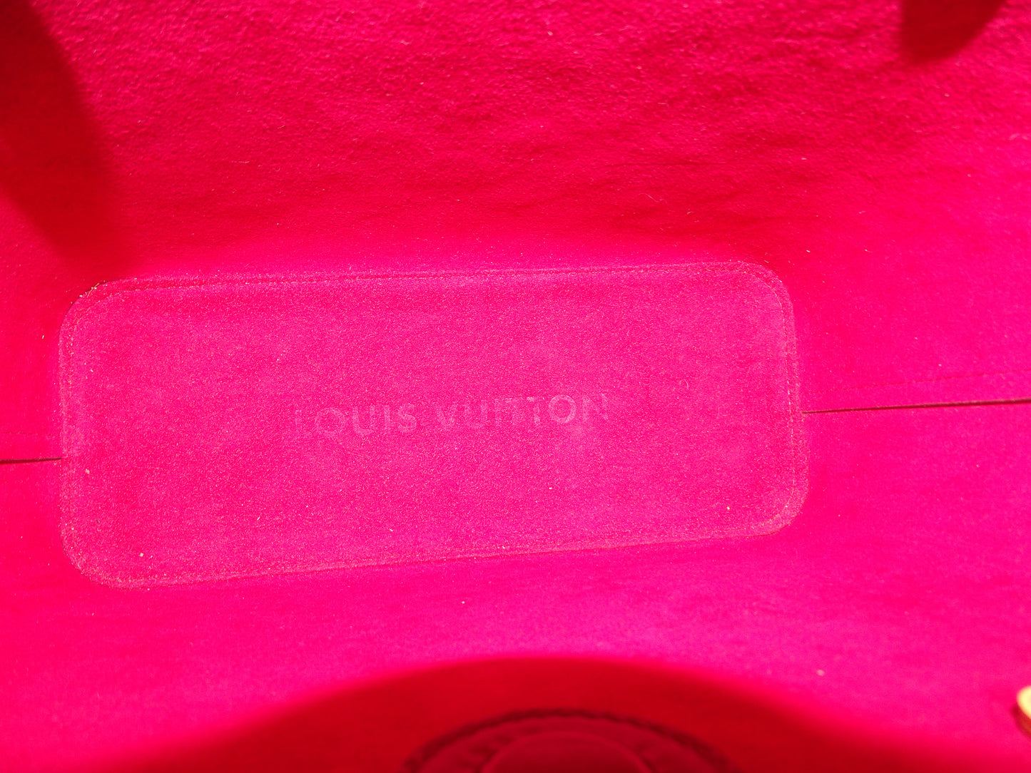 Louis Vuitton Long Beach PM Vernis Magenta