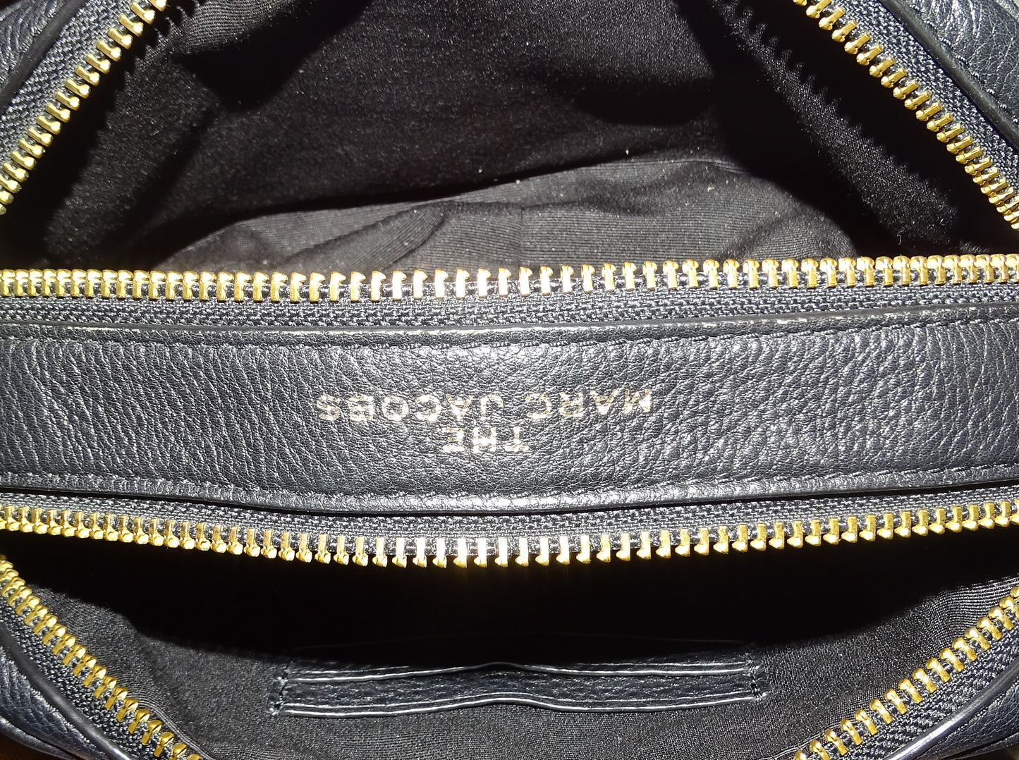 Marc Jacobs The Softshot 21 Black Logo Strap