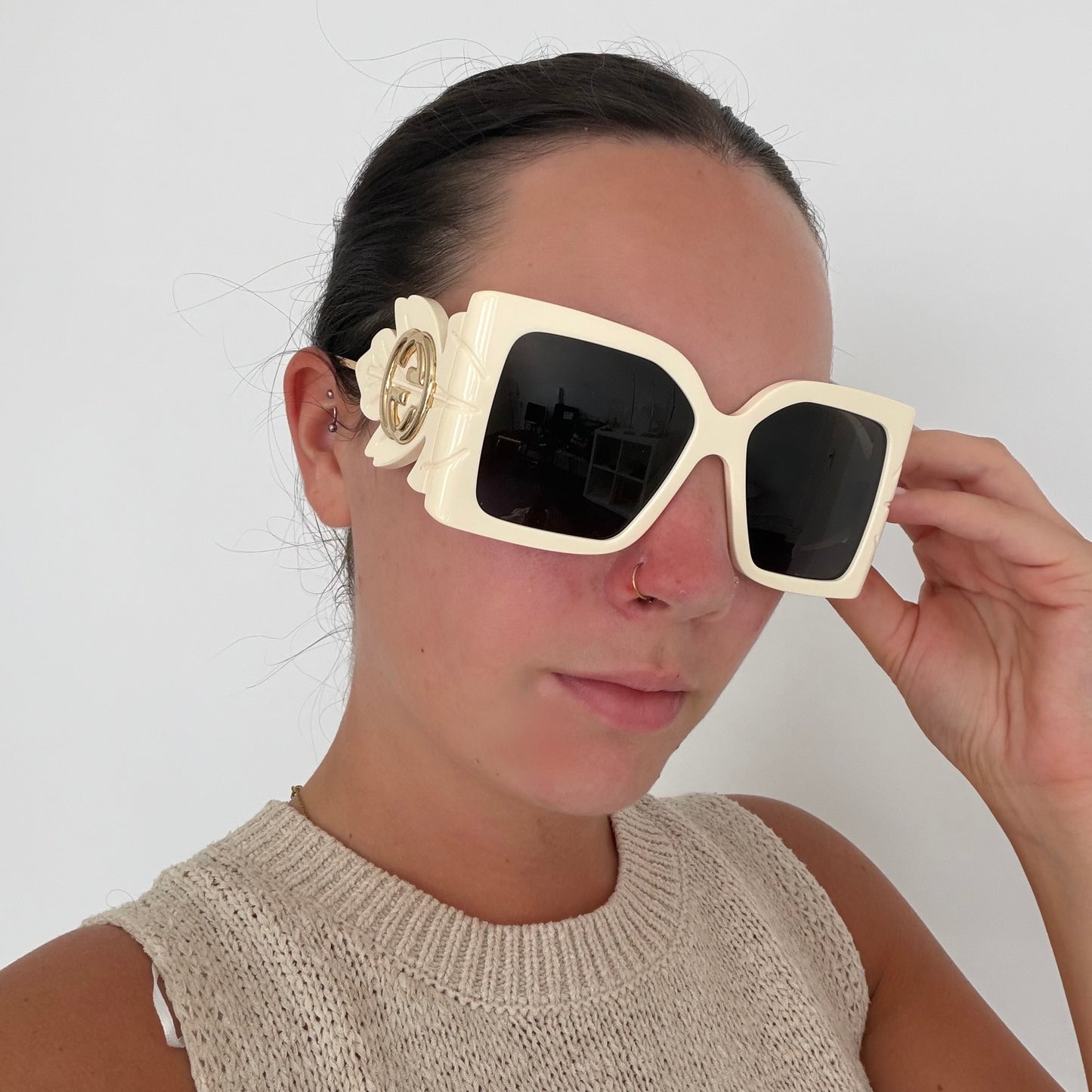Lunettes de soleil Gucci Monture oversize branche à détail feuille Ivoire