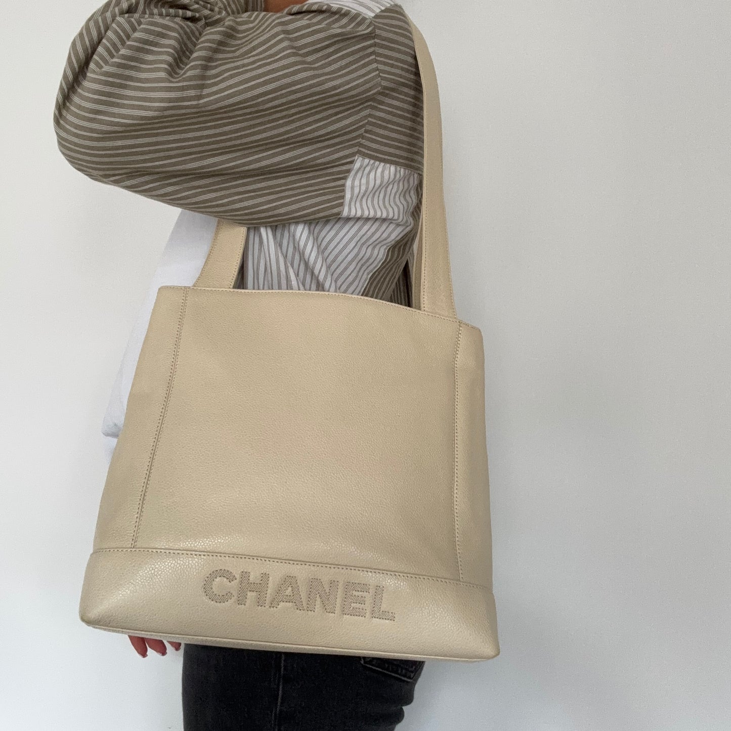 Chanel Vintage Tote Light Beige Caviar Leather 1997/99