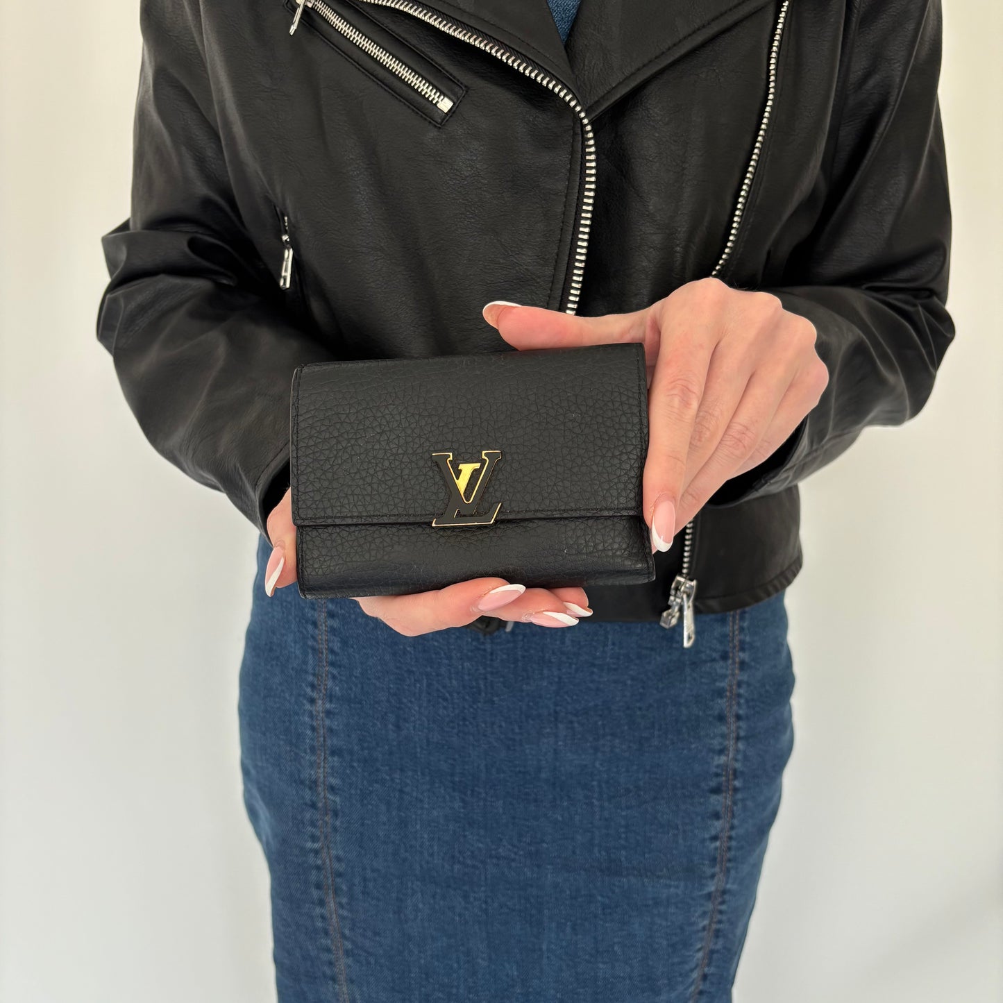 Louis Vuitton Black Capucines Wallet (NFID)