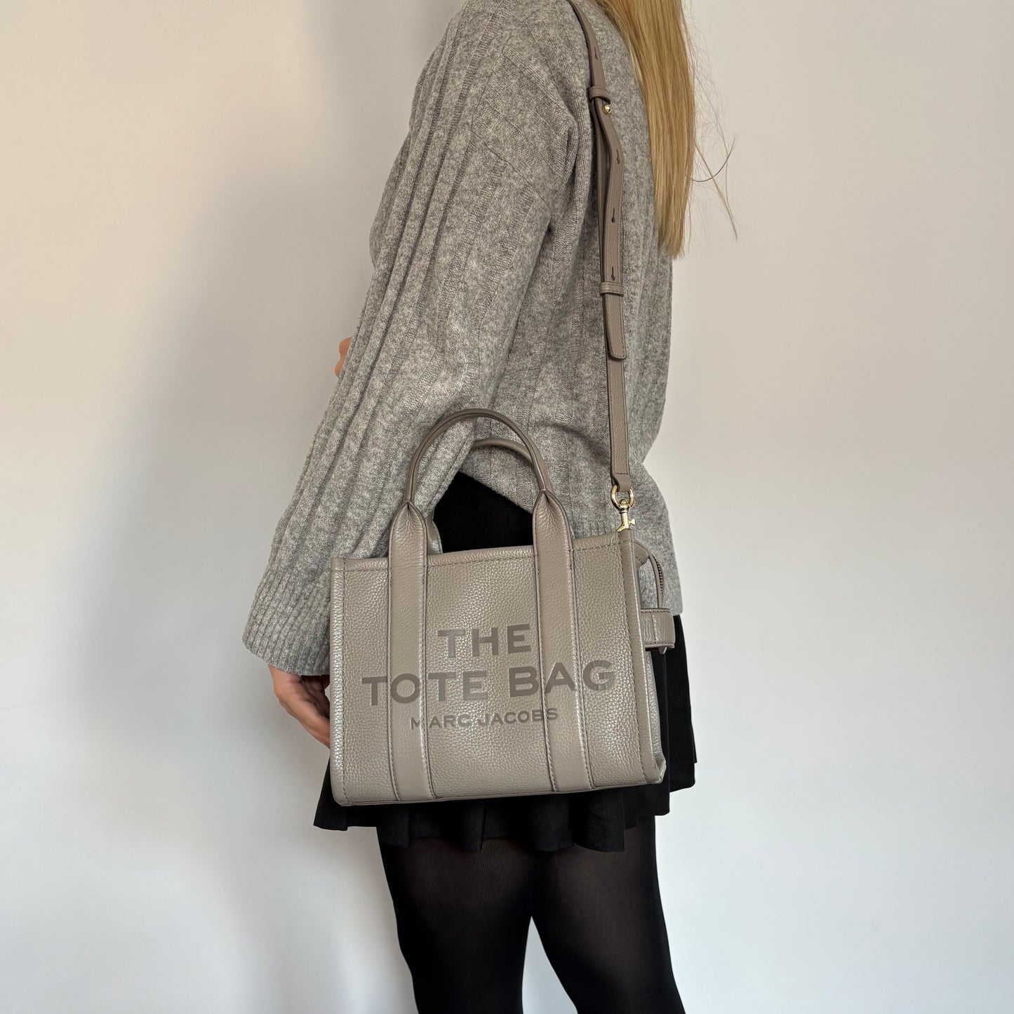 Marc Jacobs The Tote Bag Small Cement With Strap GH