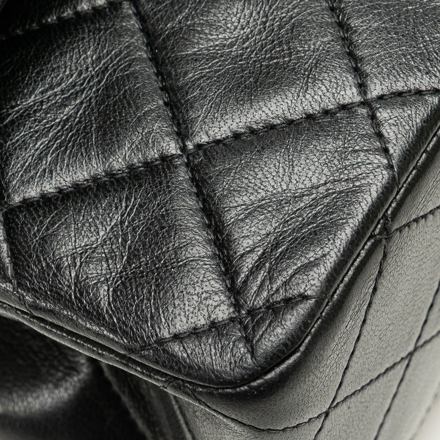Medium Classic Lambskin Double Flap Image# 8