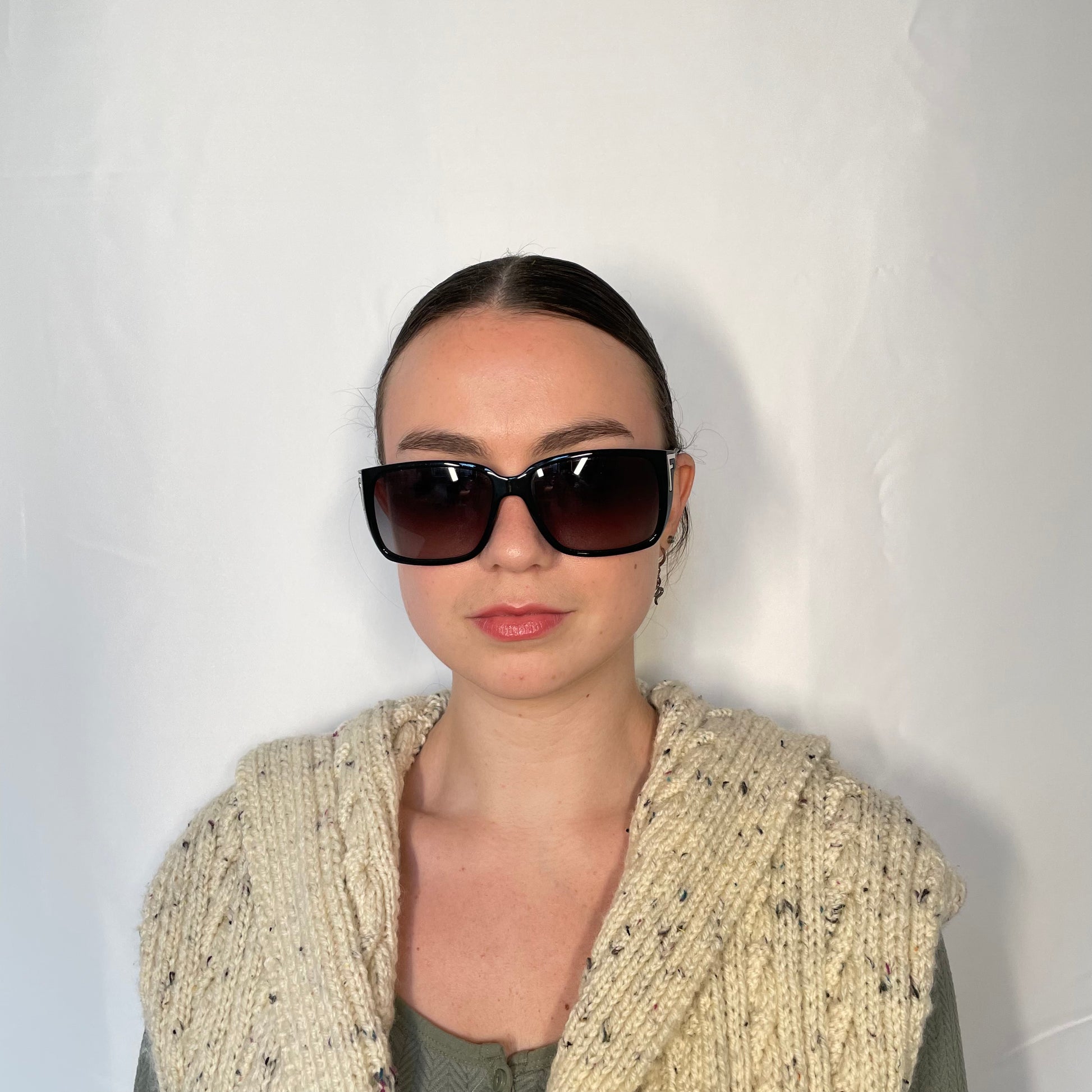 Fendi f logo sunglasses sales