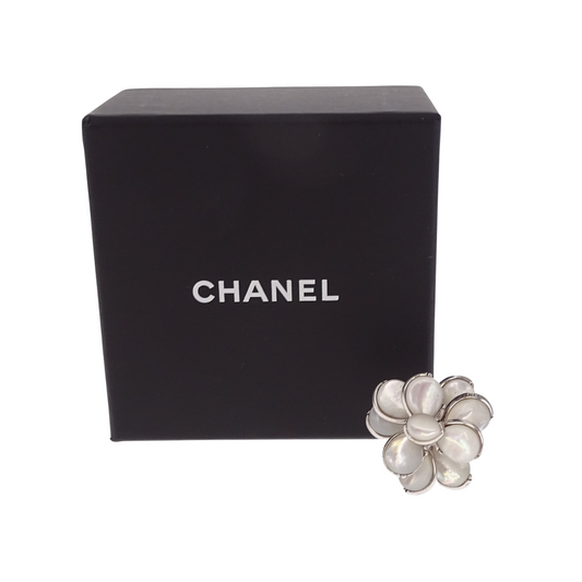 Chanel 2008V Cocktail Ring With Costume Pearl Leaves