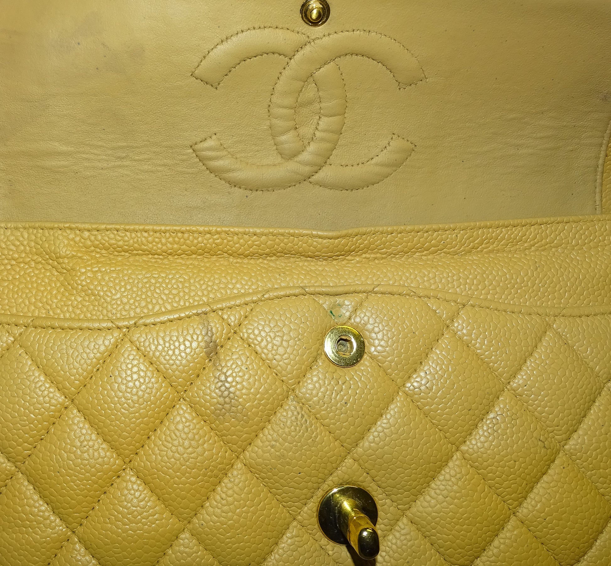Chanel Classic Beige Caviar Medium Double Flap 2005/06 – Designer