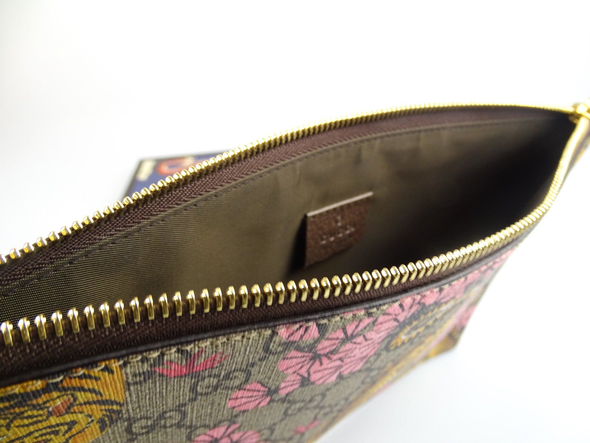 Gucci GG Supreme Bengal Zip Pouch Ltd Edition Bags Gucci 