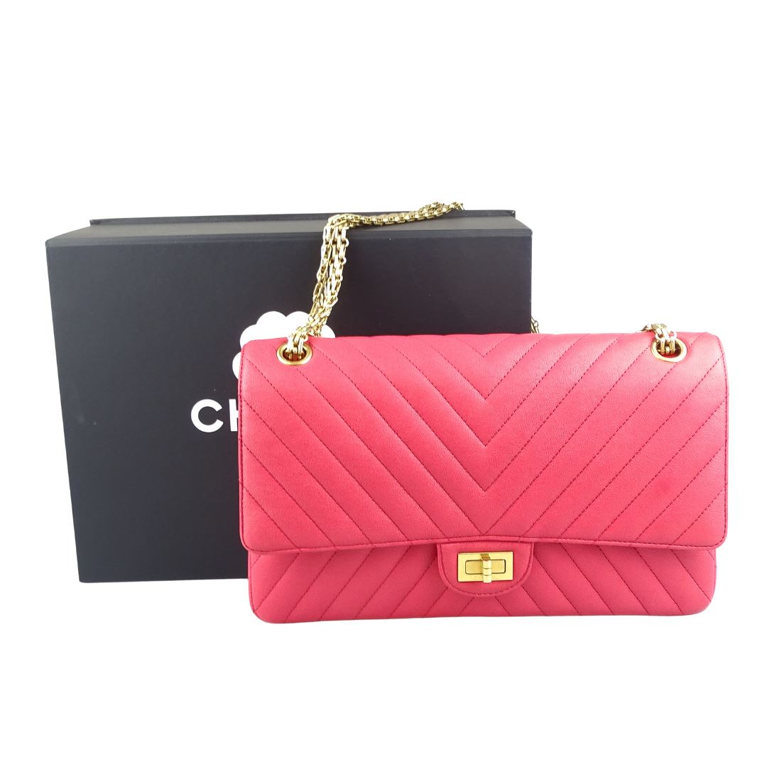 Chanel Chevron Pink Seasonal Reissue 2.55 (Size 226) – Designer